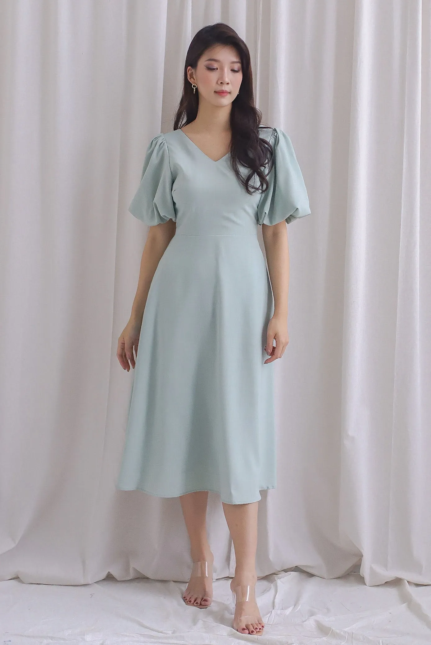 Evanne Twist Bow Back Midi Dress In Seafoam