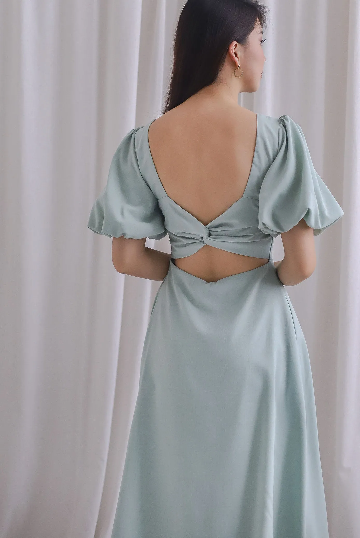 Evanne Twist Bow Back Midi Dress In Seafoam