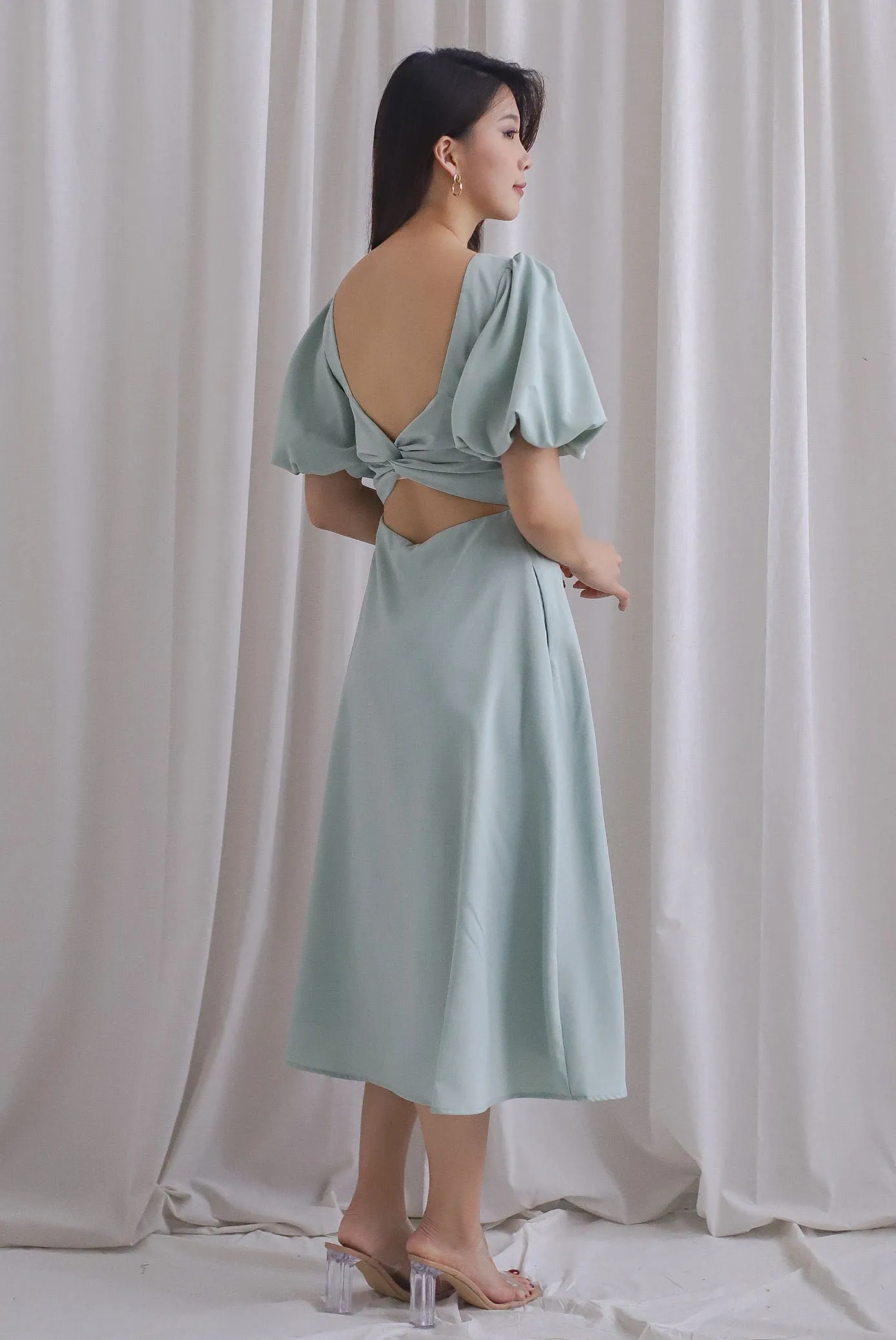 Evanne Twist Bow Back Midi Dress In Seafoam
