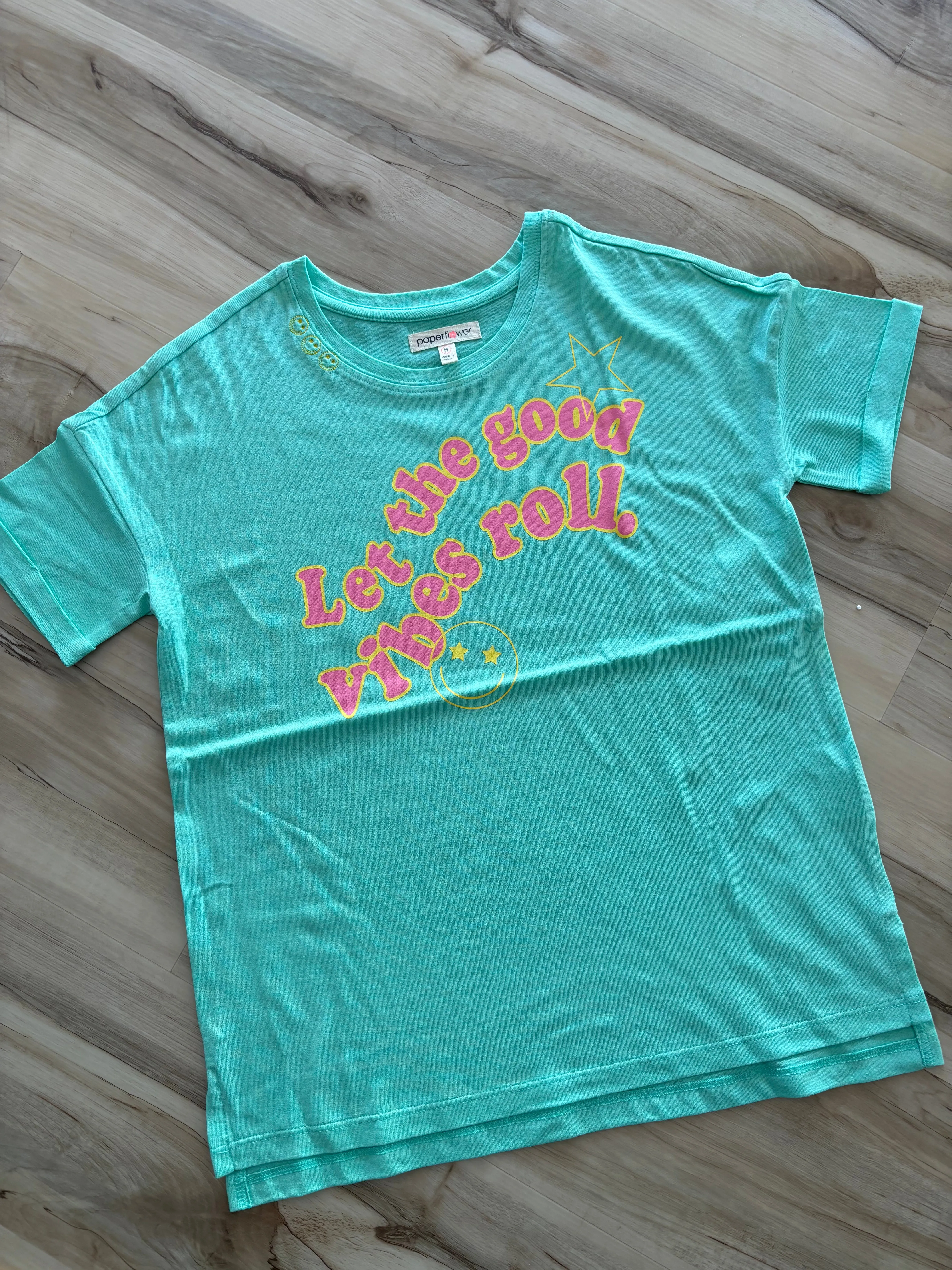 Let the good vibes roll graphic tee
