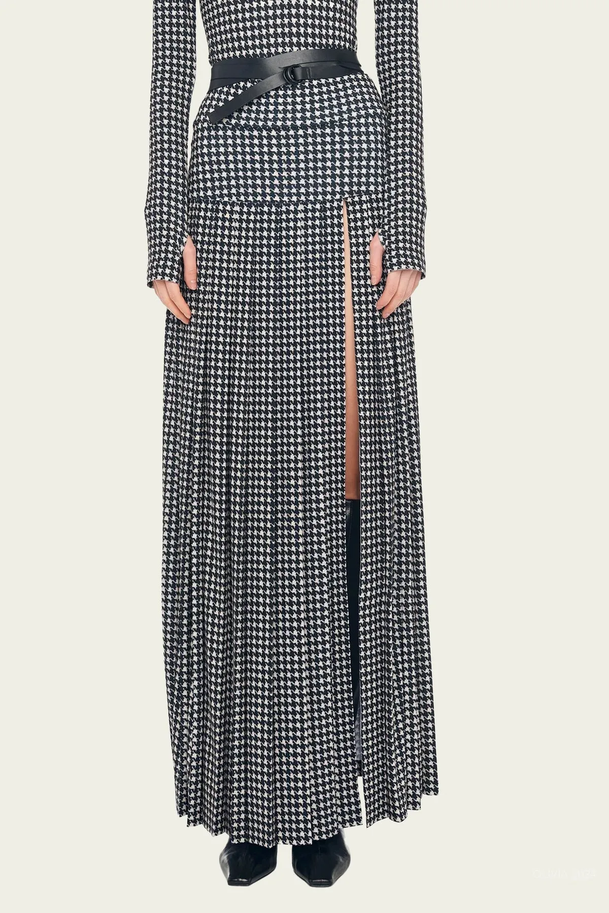 Pleated Long Skirt with Slit in Large Houndstooth