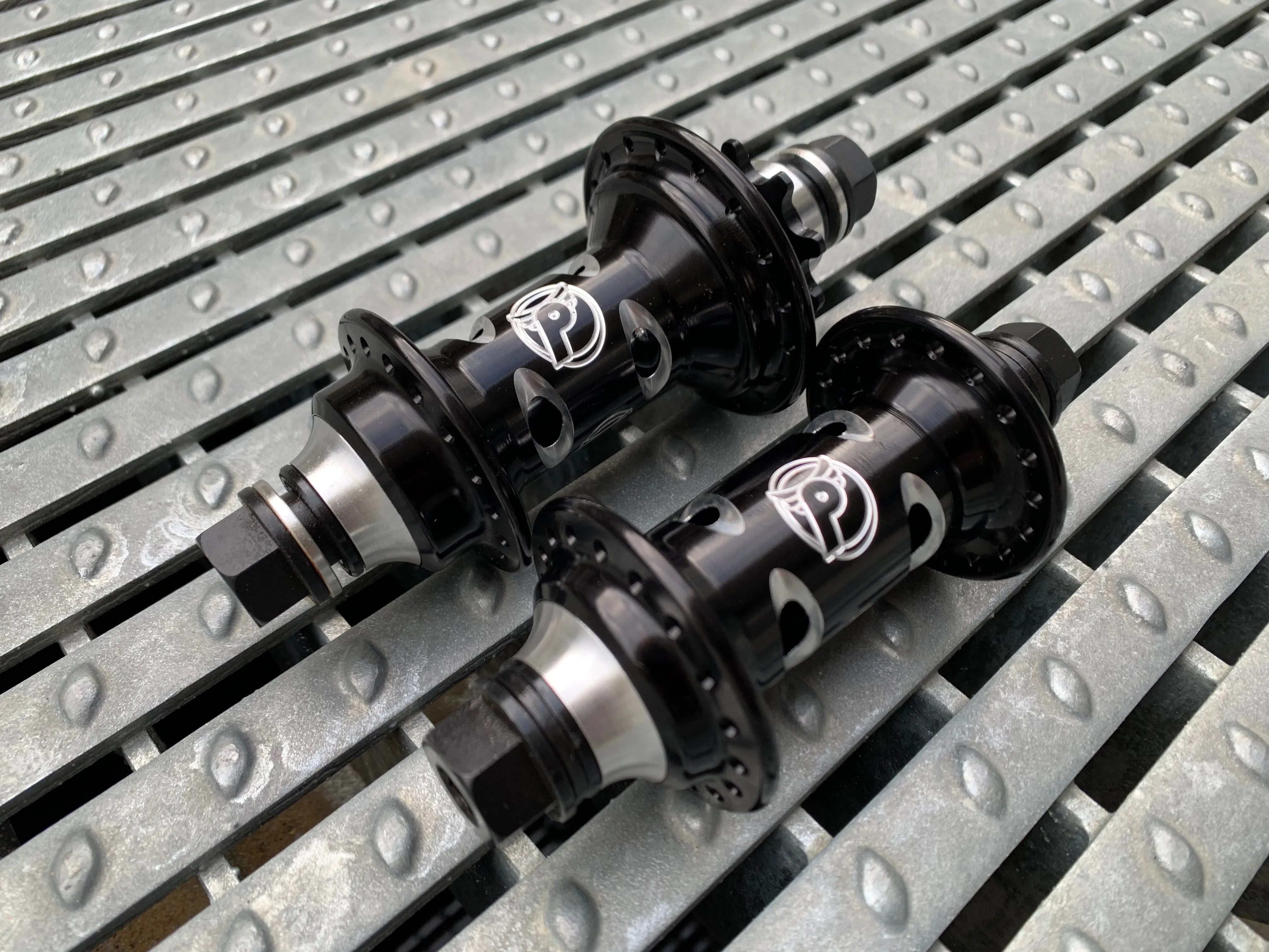 PROFILE MINI "CATS EYE" BLACK LIMITED EDITION HUBSET - RHD