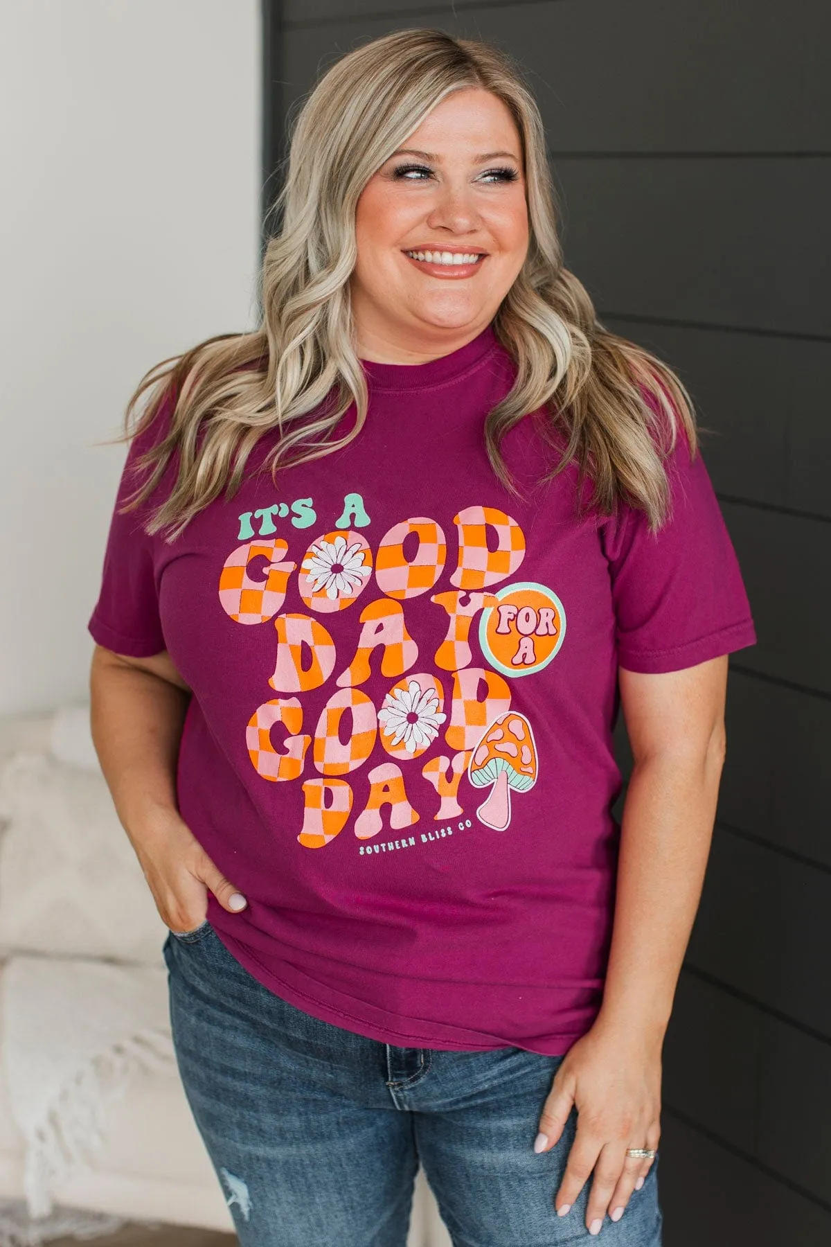 "Good Day" Graphic Tee- Magenta