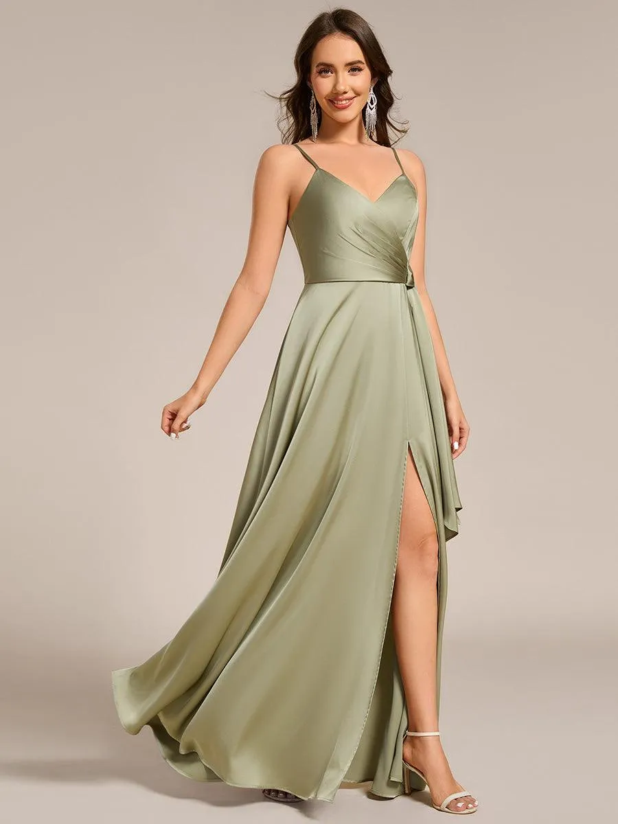 Robe de demoiselle d'honneur fendue en satin à bretelles