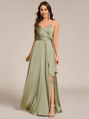 Robe de demoiselle d'honneur fendue en satin à bretelles