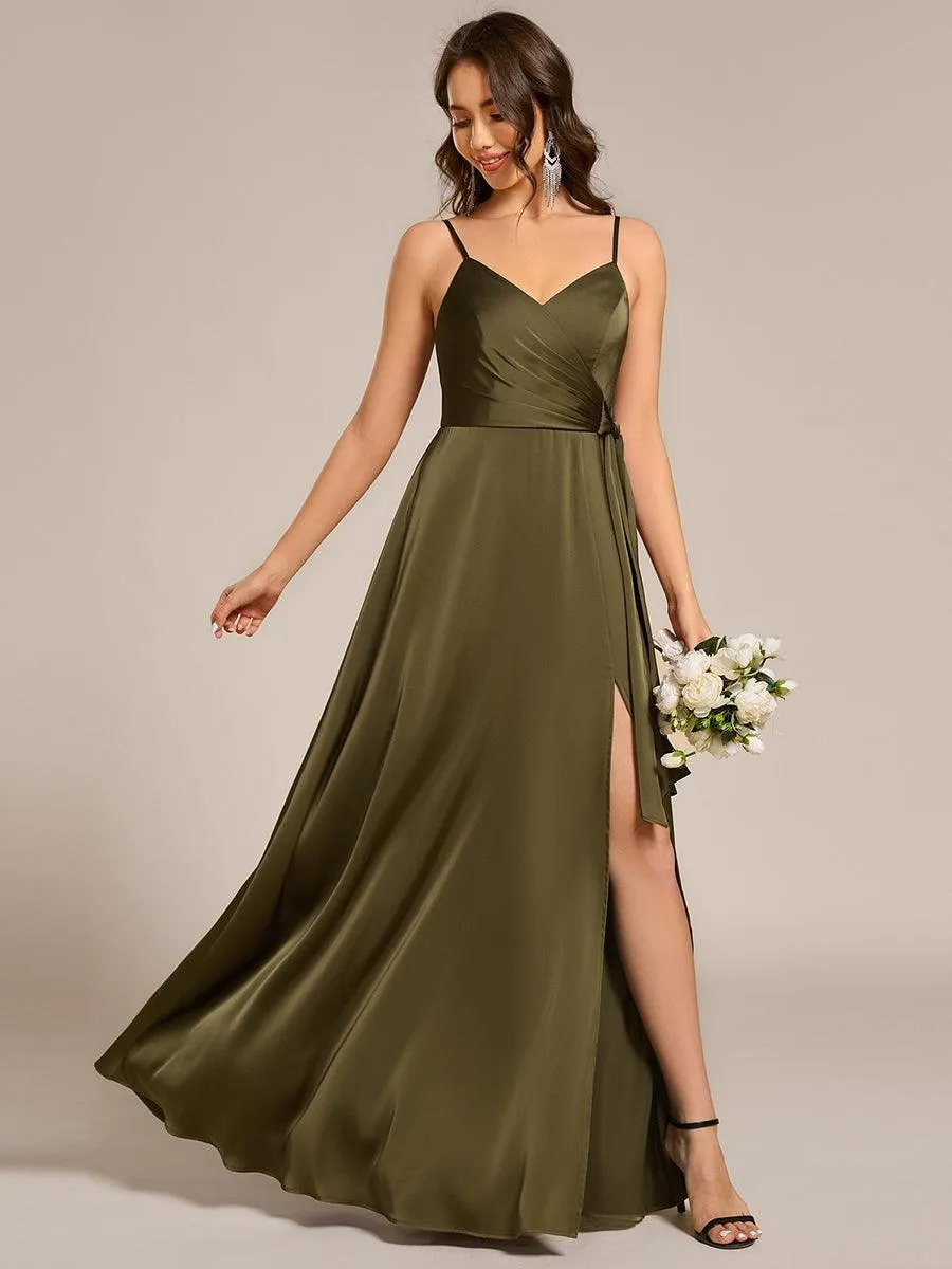 Robe de demoiselle d'honneur fendue en satin à bretelles