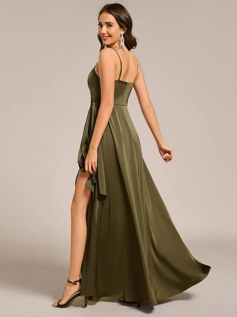Robe de demoiselle d'honneur fendue en satin à bretelles
