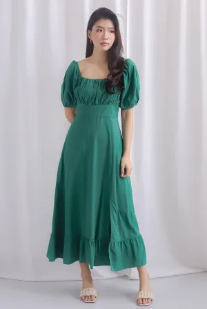 Vandelia Puffy Sleeve Ruched Maxi Dress In Kelly Green