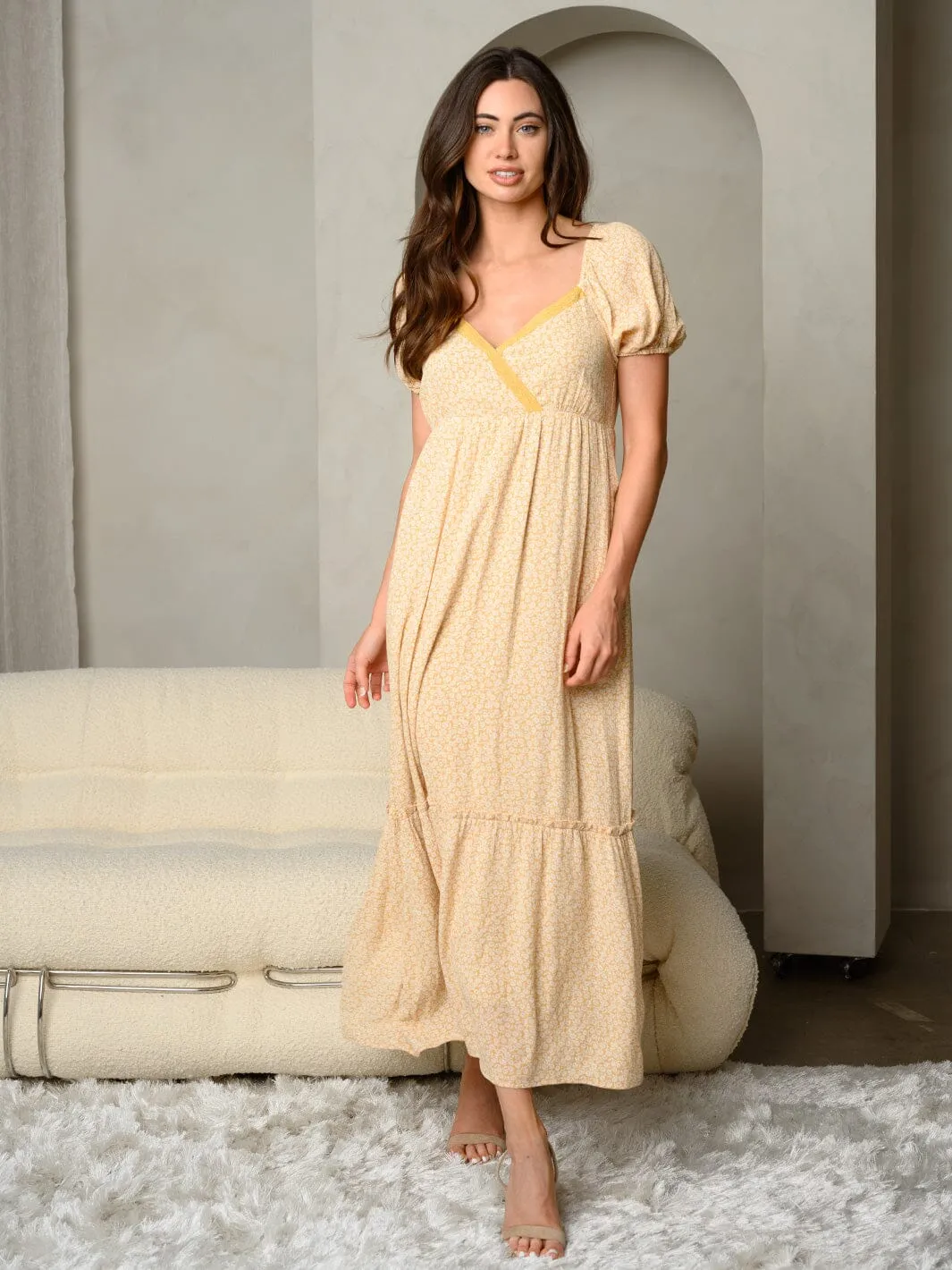 WOMEN'S SHORT SLEEVE DITSY FLORAL PRINT V-NECK WITH RUFFLE DETAIL MAXI DRESS