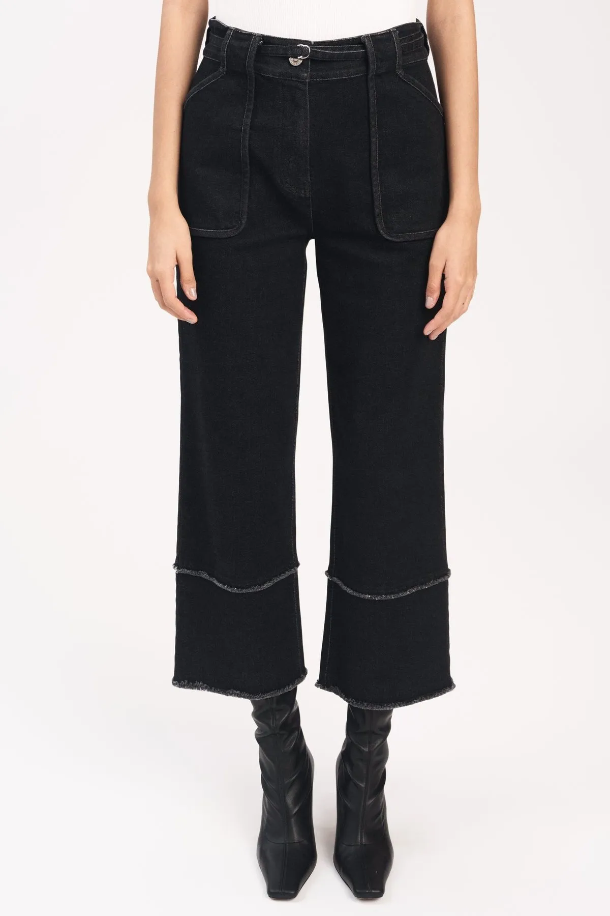 Zuri Cropped Wide Leg Pant in Black